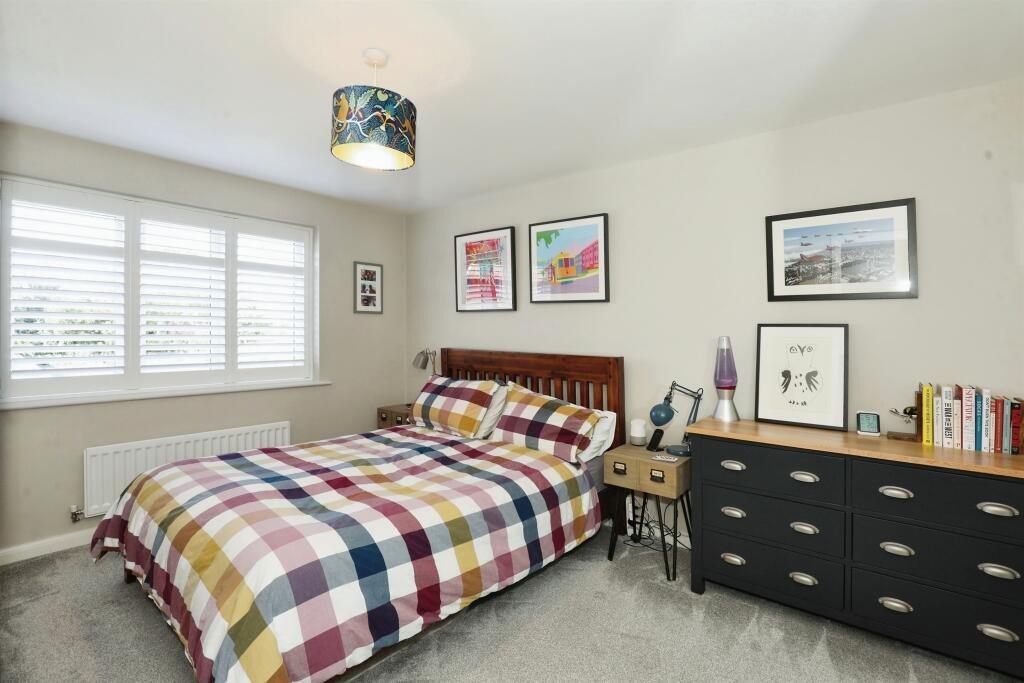 1885_NRT107715_IM...