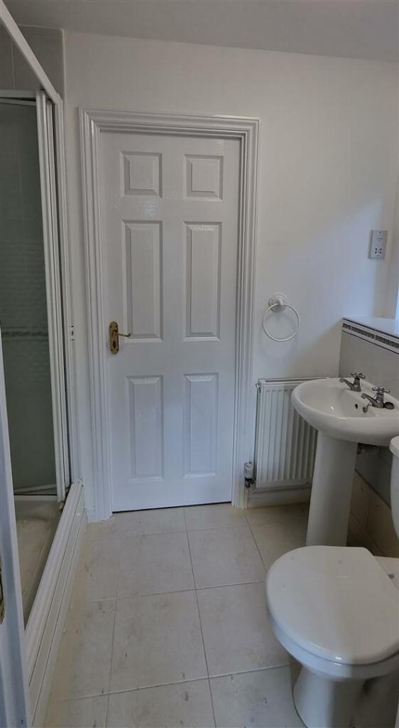 Jack n Jill En Suite