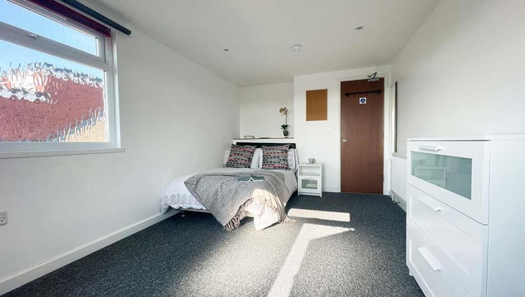 6-bed-student-house-britannia-rd-north-2-portsmout
