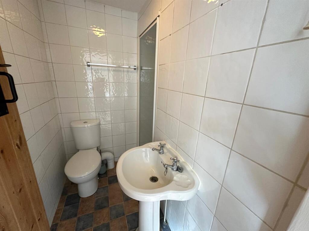 Shower room.jpg