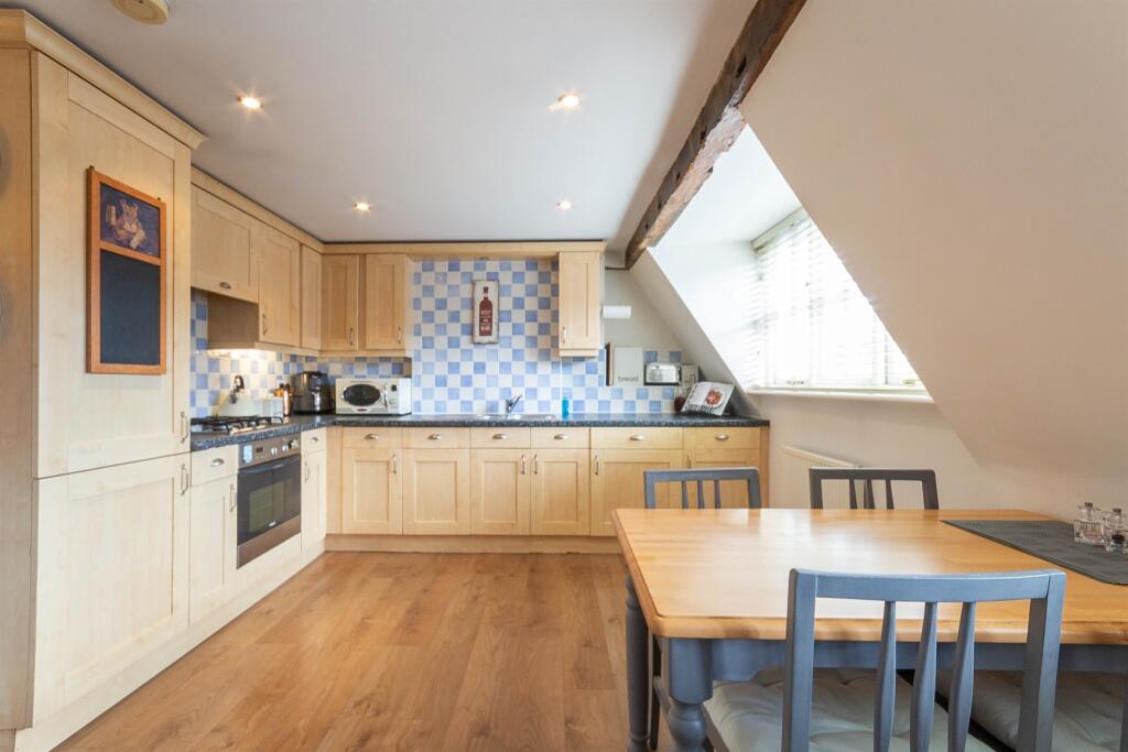 Kitchen Dining Area