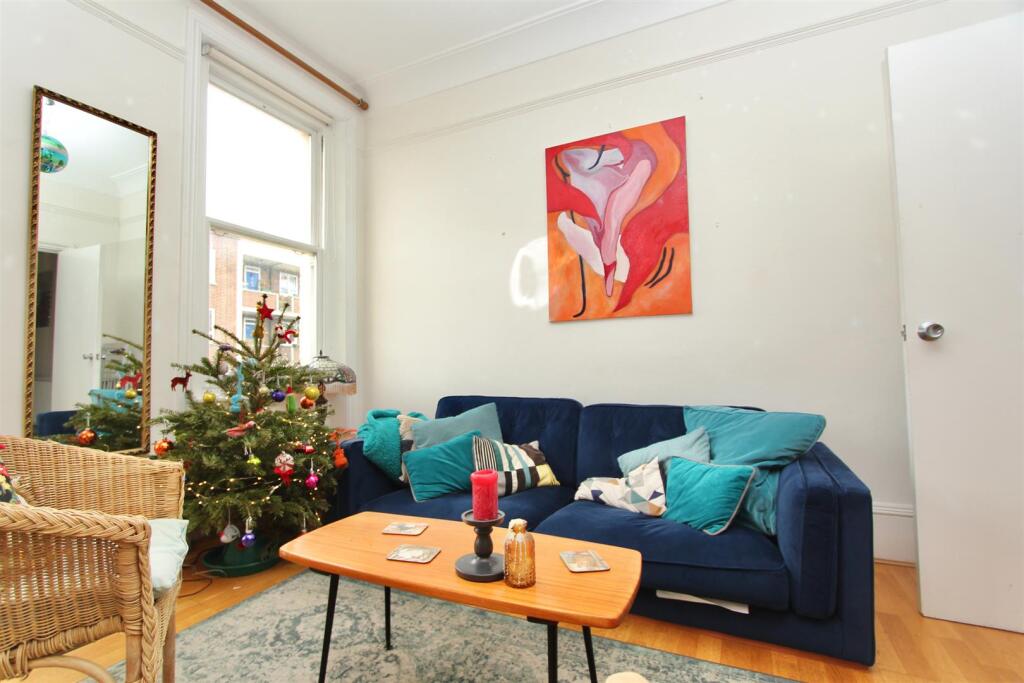 Clissold Crescent, N16