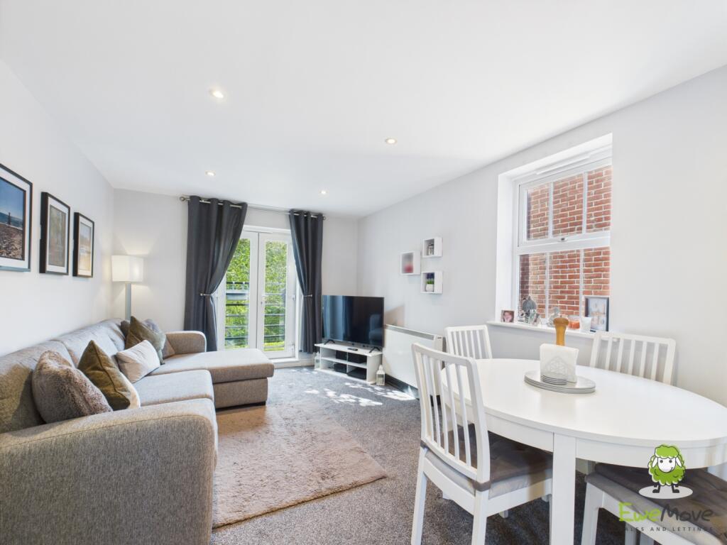 CAM03778G0-PR0283-STILL007