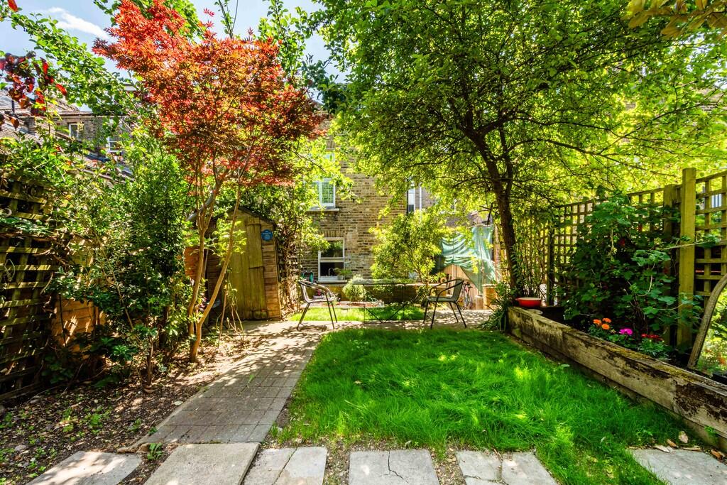 Graham Rd 213 - L...