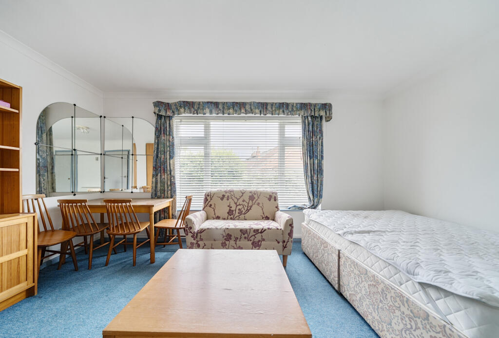 1329303-4-688104a...