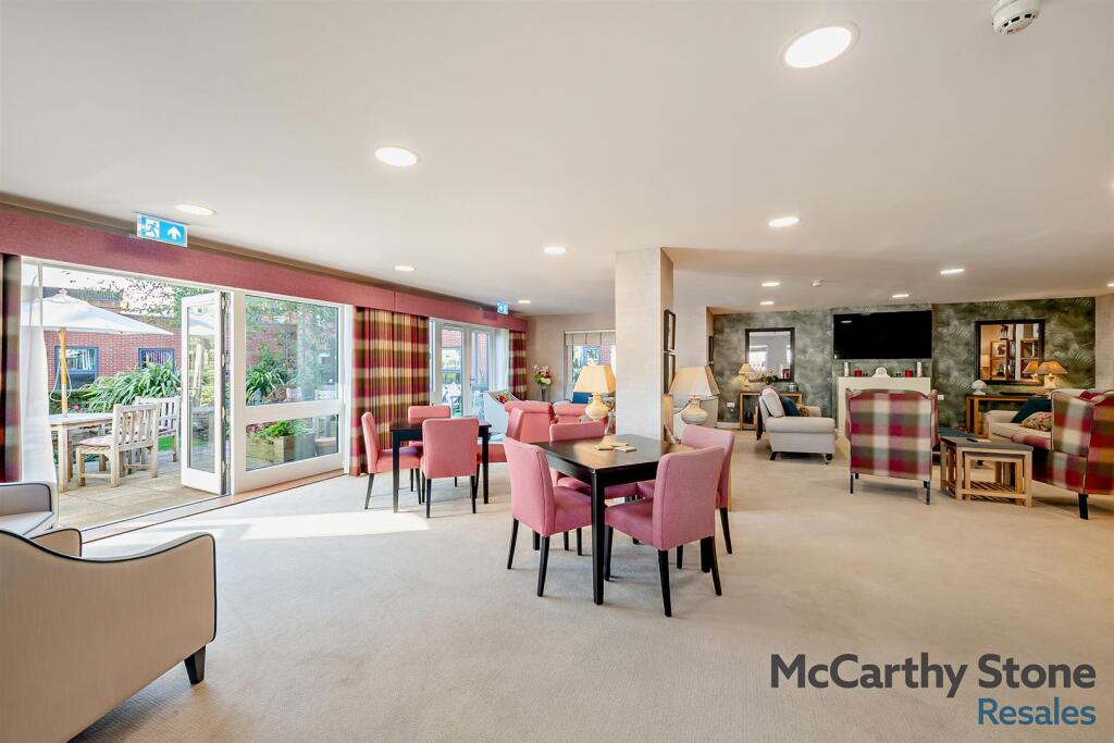 Homeowners Lounge