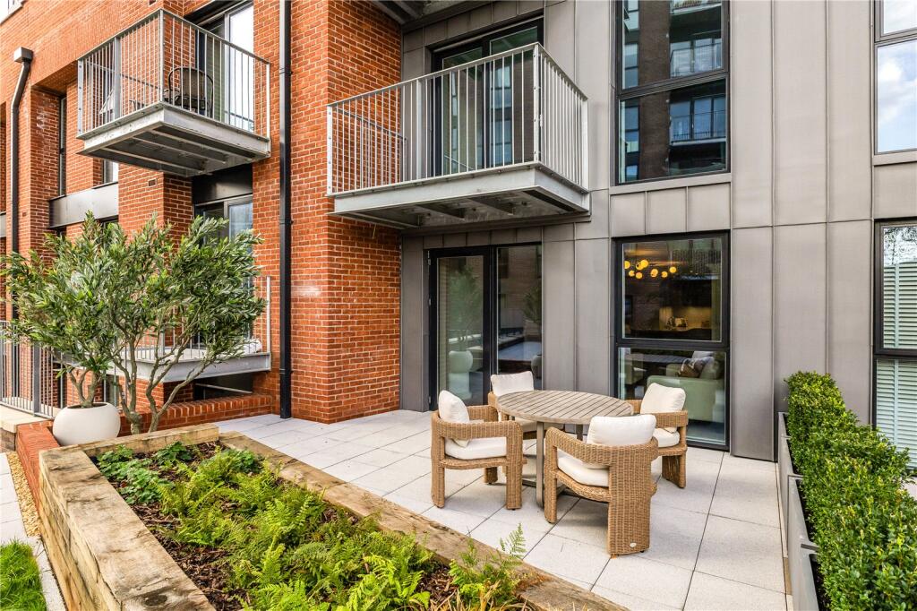 Show Apartment