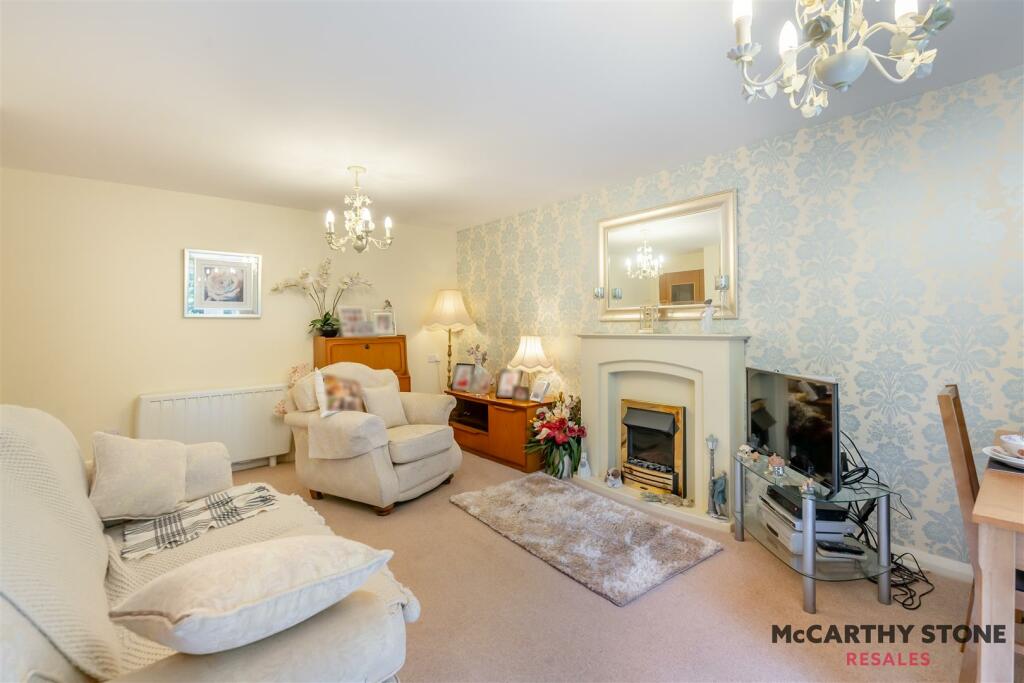 8604007-interior11.JPG
