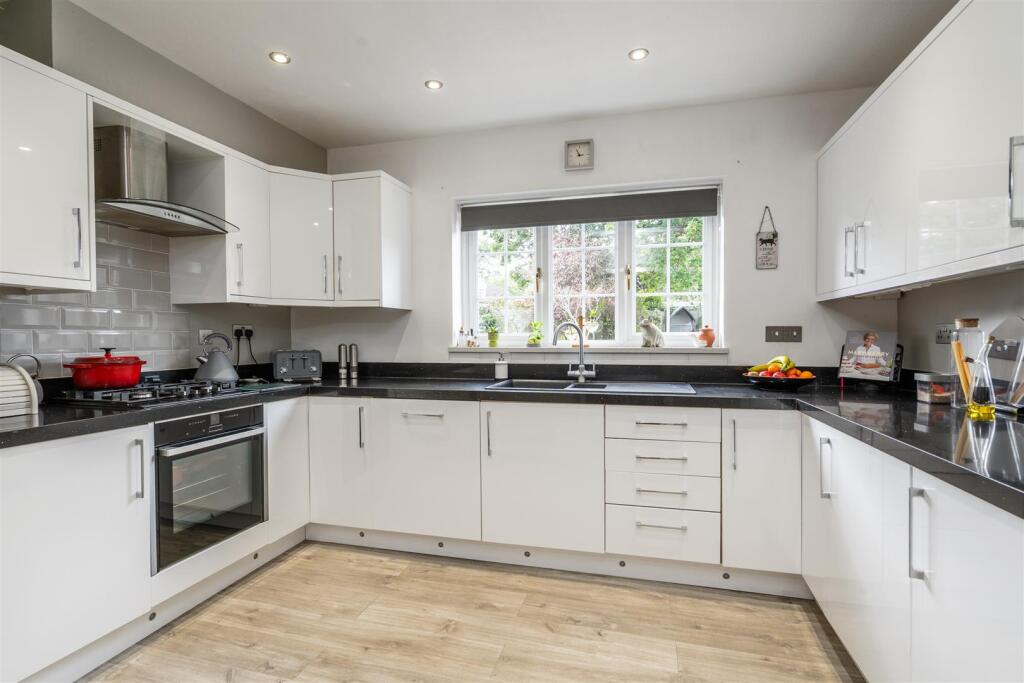 7 Beconsfield Close_22.jpg
