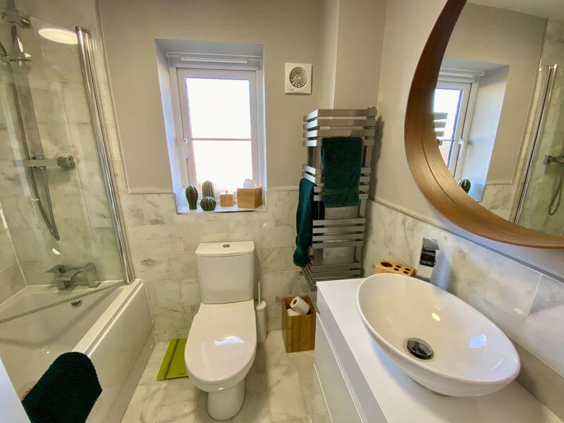 Family Bathroom/WC