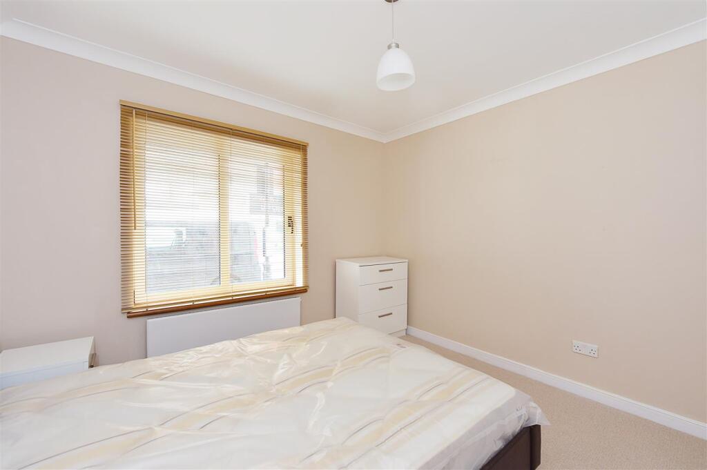 mast bed.jpg
