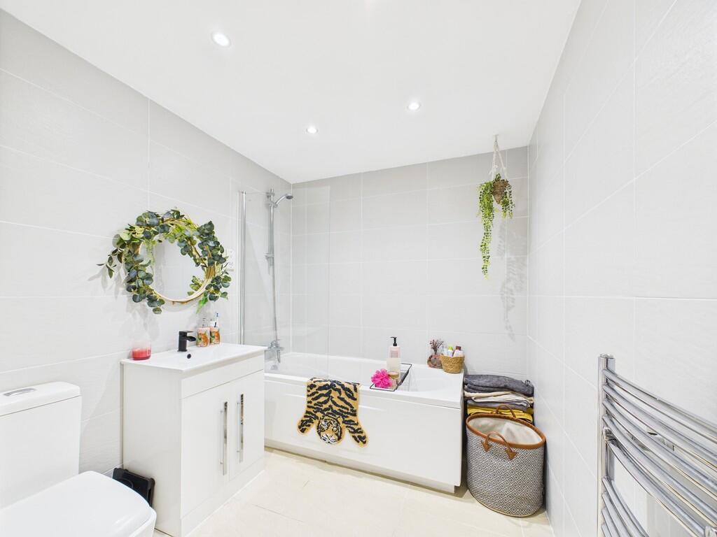 CAM01835G0-PR0252...