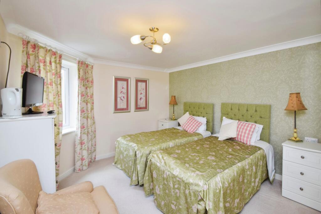 GUEST SUITE
