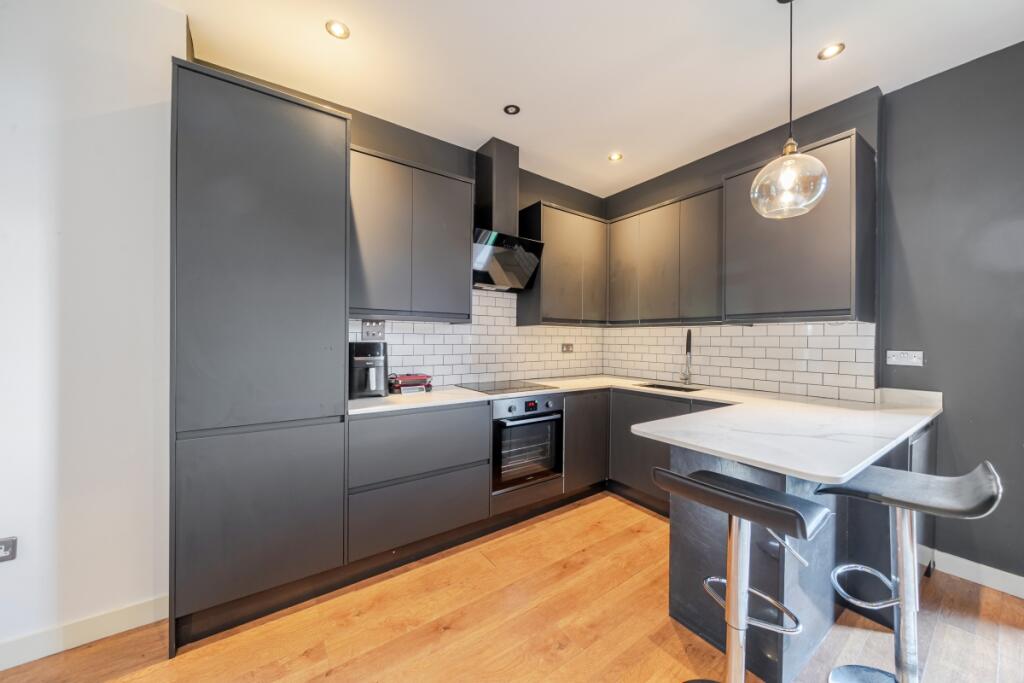 1358920-18-68d400...