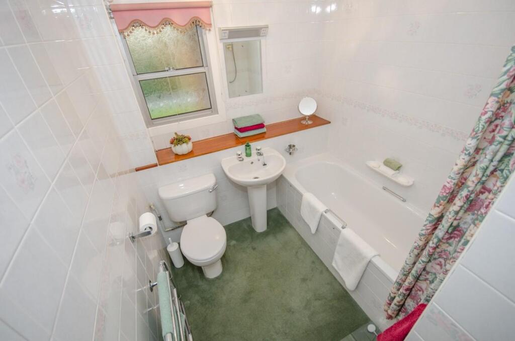 Bathroom.jpg