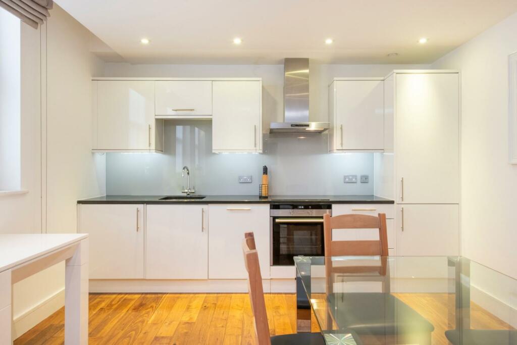 KITCHEN 3.jpg