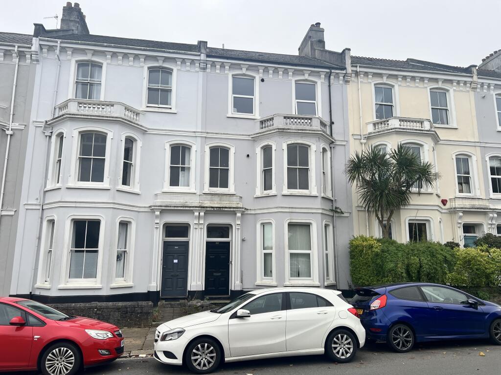Flat 3, 207 Stuart Road, Plymouth, Devon PL1 5LQ