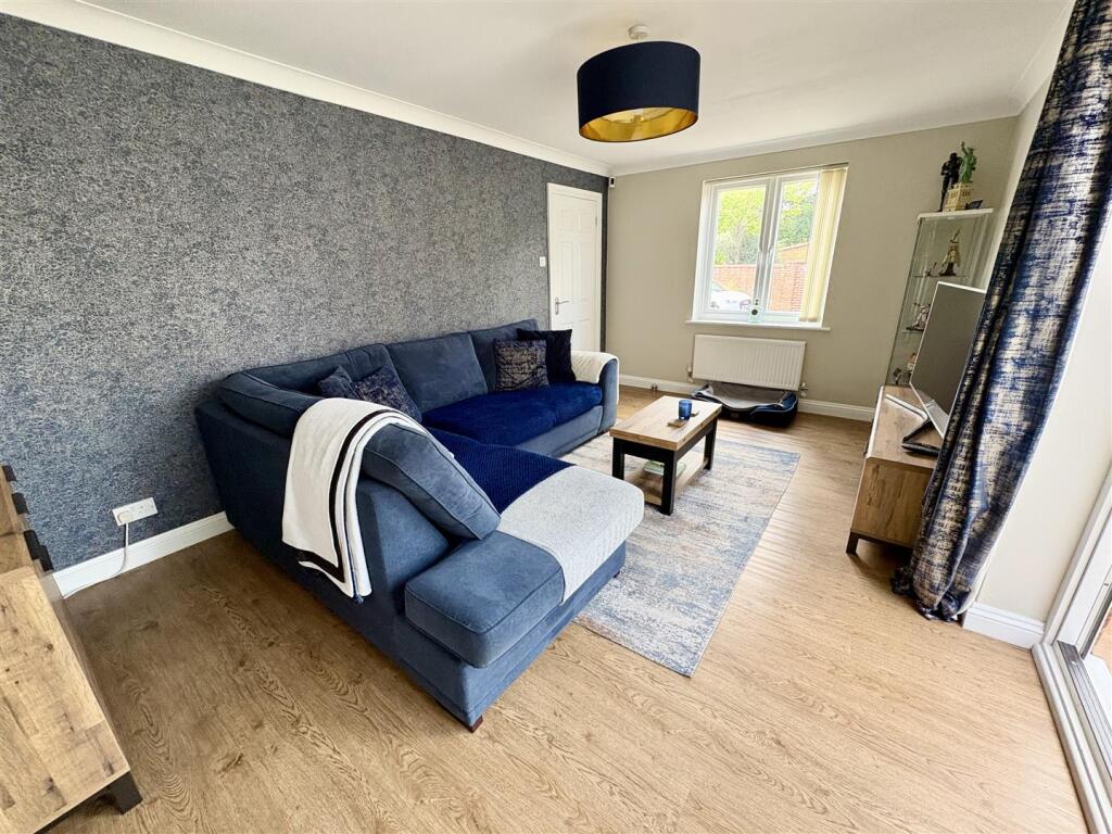 lounge2.jpg