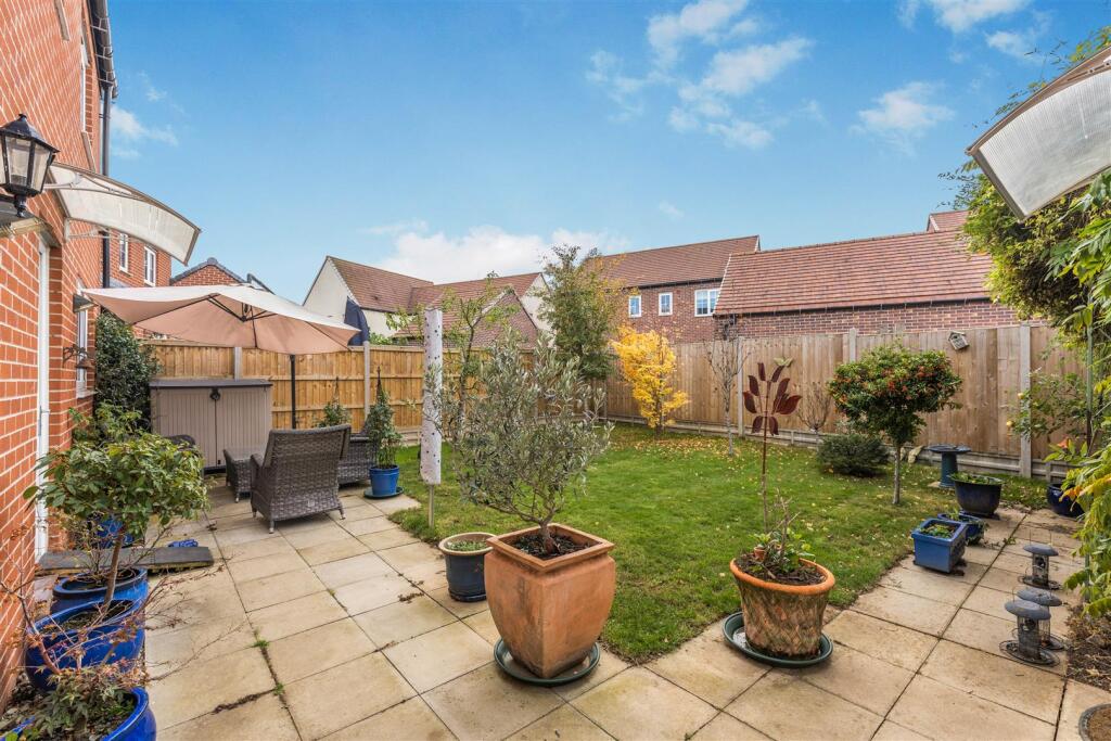 55 Yarrow Road, Bodicote-16.jpg