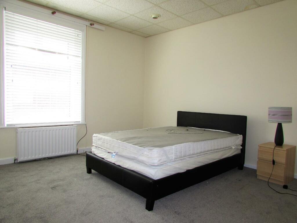 BrownSt10bed1.JPG