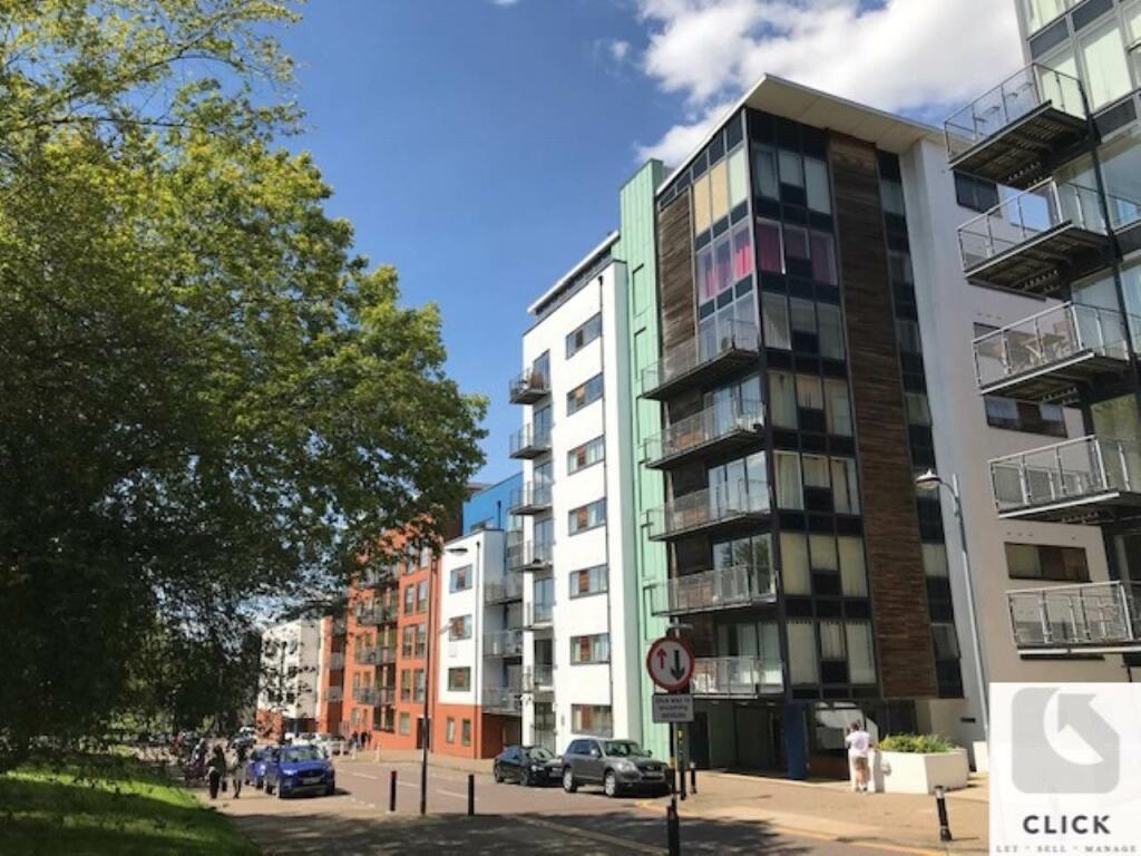 Lovely Furnished Studio Apartment in The City Cen