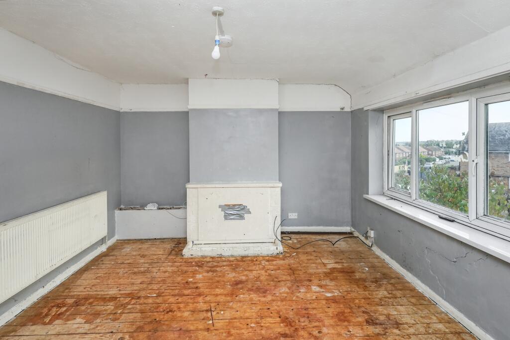 Flat A, 1 Moss Drive, Vange, Basildon, Essex, SS16 4RZ