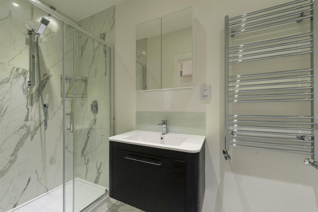 3 at 79 to 81 lexham gardens 362229 ensuite2_RGB.j