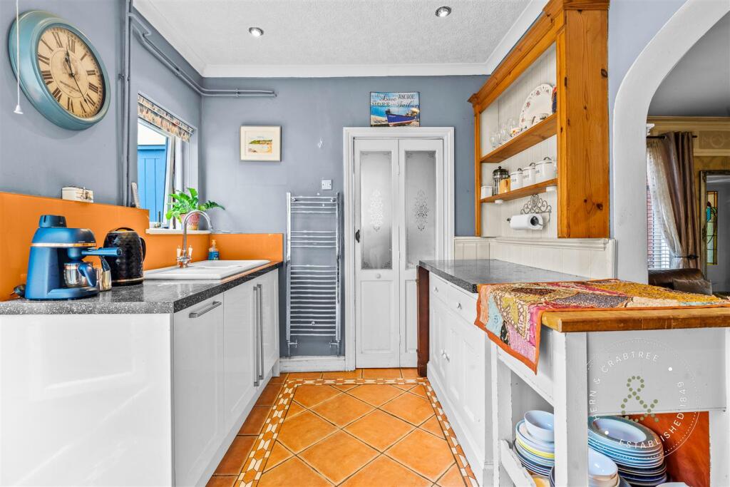 Commercial Road, Hern Crabtree (20).jpg