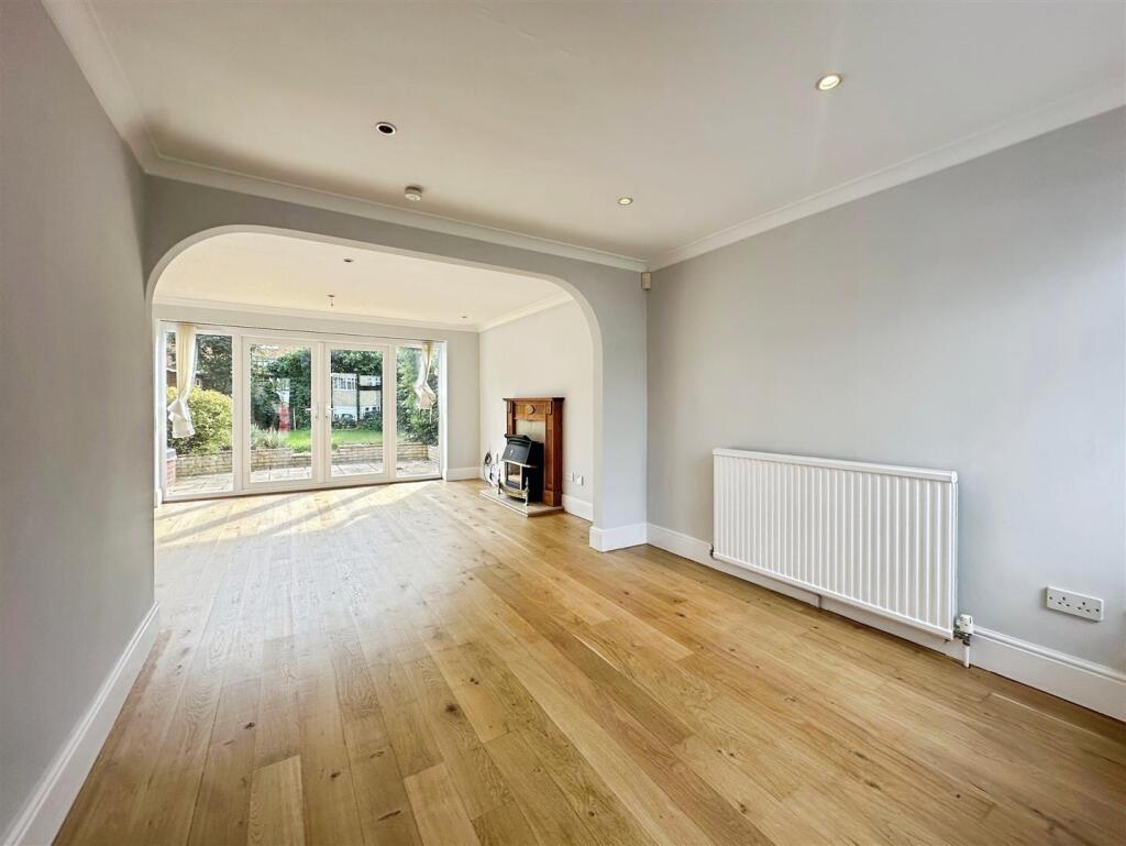 51235fb9--4859-B07A-1E672CC6FF21-11963-0000036819D