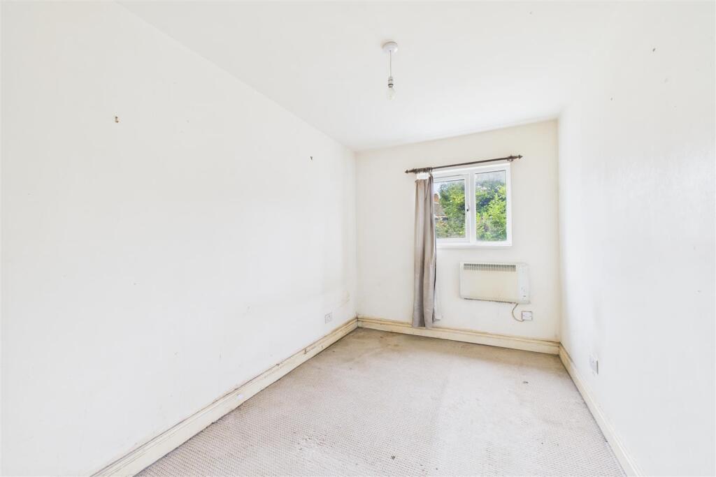 194, Ilminster Avenue Bristol, BS4 1BY | Hollis Mo
