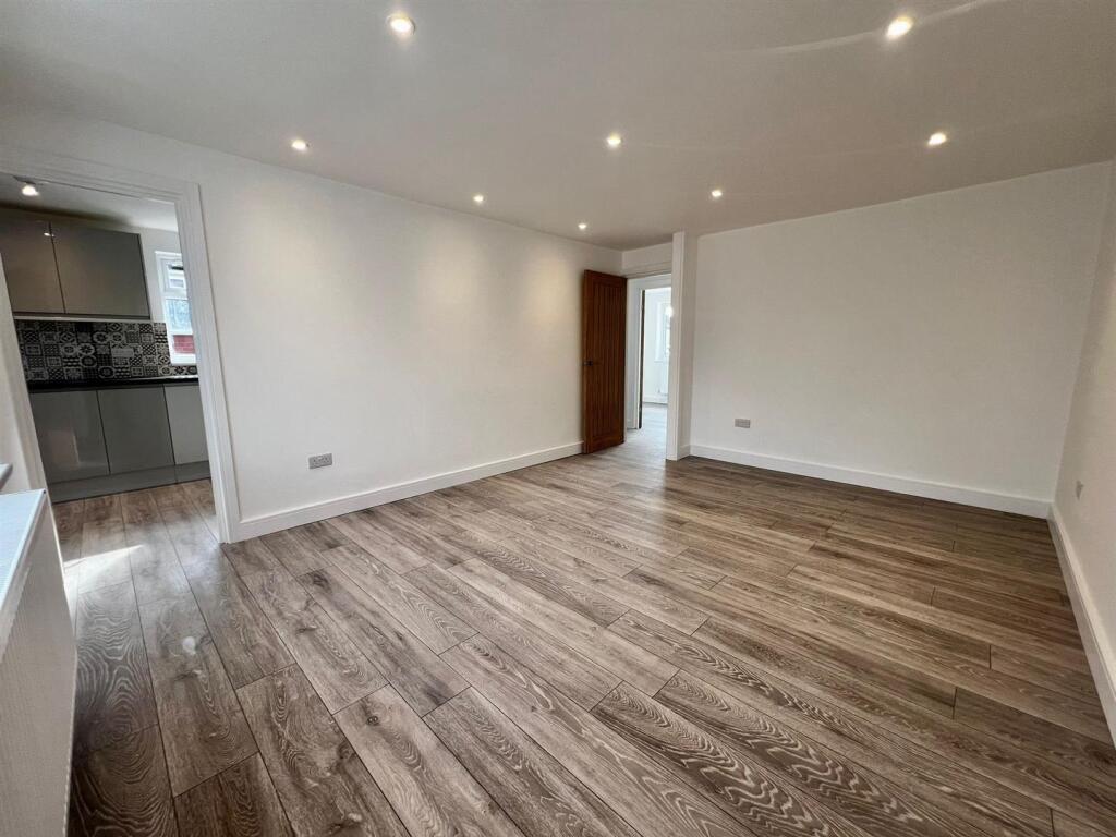 Sitting room.jpg