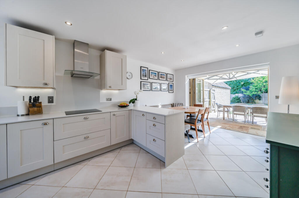 1321753-16-686d64...