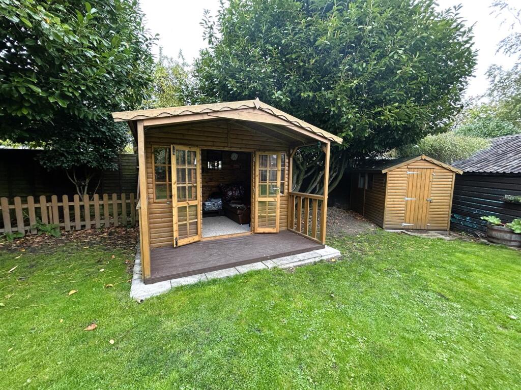 summerhouse.JPG