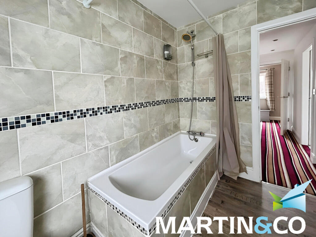 66f53852-IMG-2025...