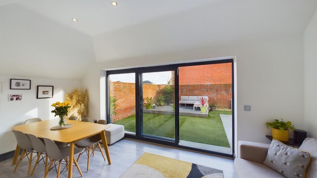 CAM05076G0-PR0021...