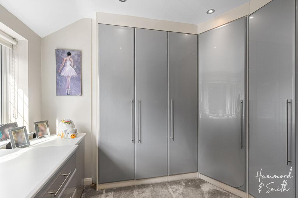Walk-in wardrobe