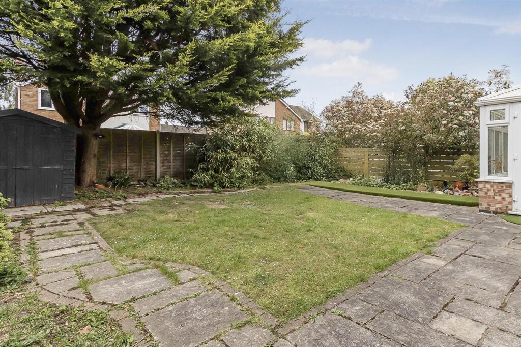 5 Chestnut Avenue, Lutterworth (16).jpg