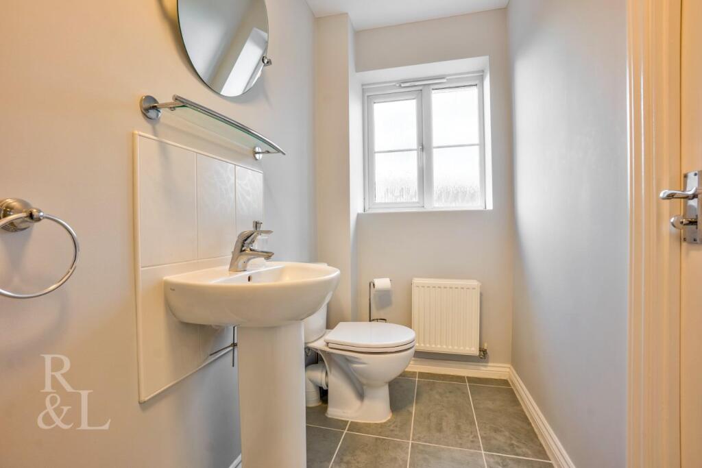 6 Wedgewood Way (16).jpg