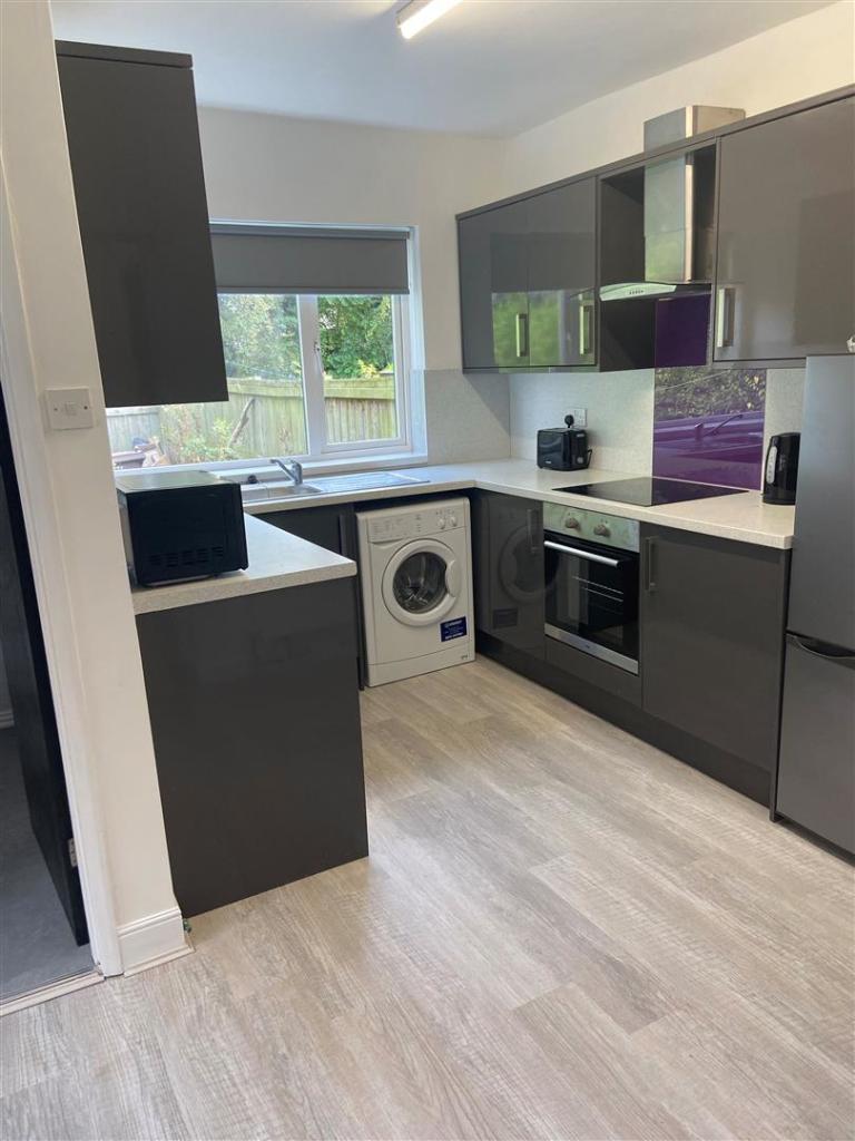 Kitchen 1.JPG