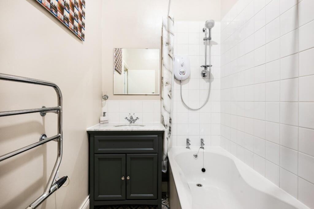 F5, 33 Grosvenor Place, Bath, BA1 6BA-12.jpg