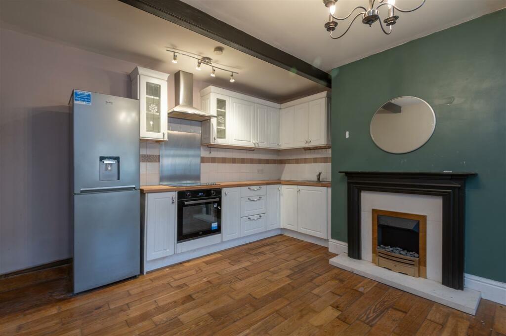 07 - 16 Back Clough HX3 7HH.jpg