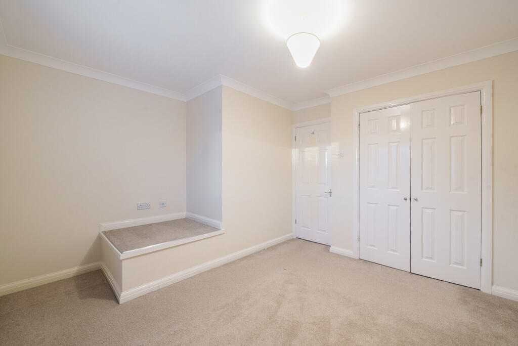 1376871-12-690d18...