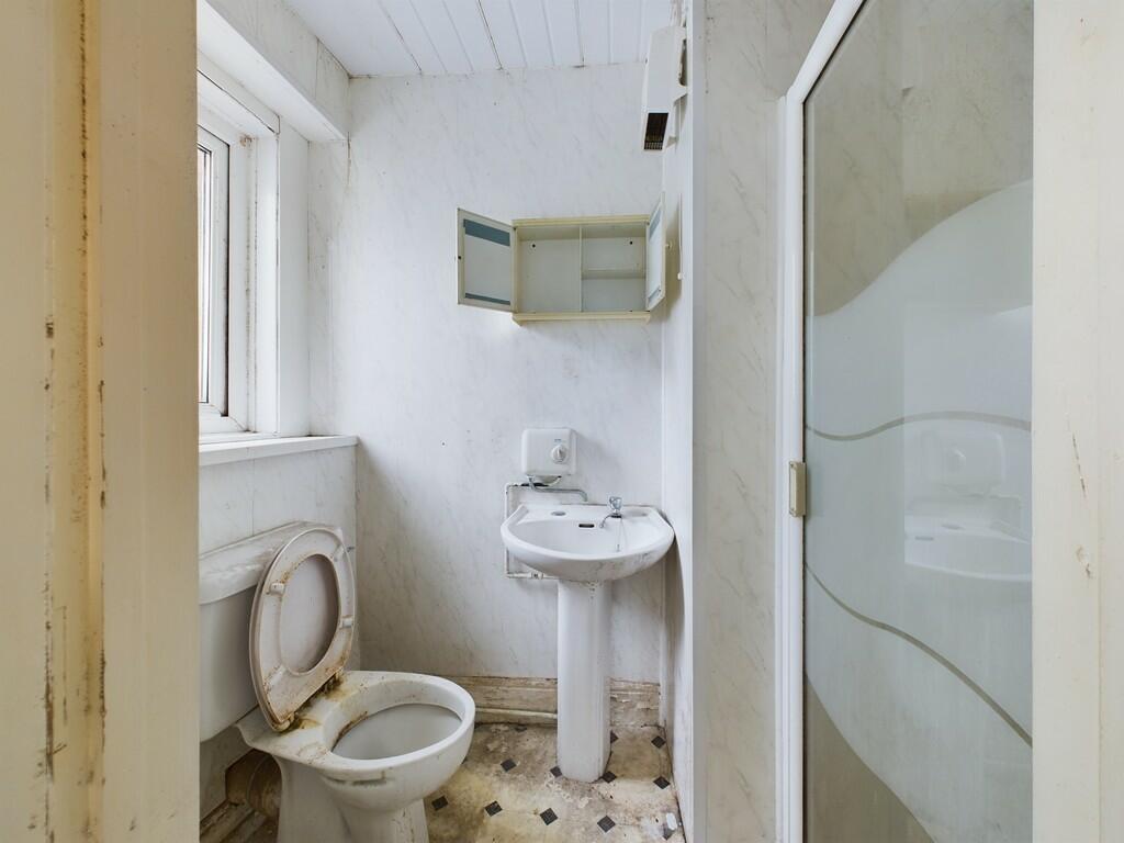 CAM03974G0-PR0052...