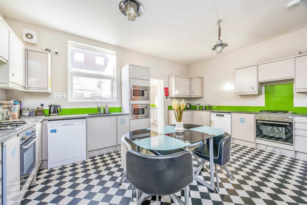 Blue Star House 20 Elphinstone Road, Southsea-Smal