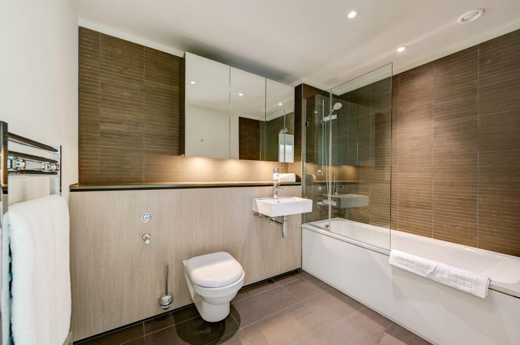 flat 909 4b merchant square 362397 bath_RGB.jpg
