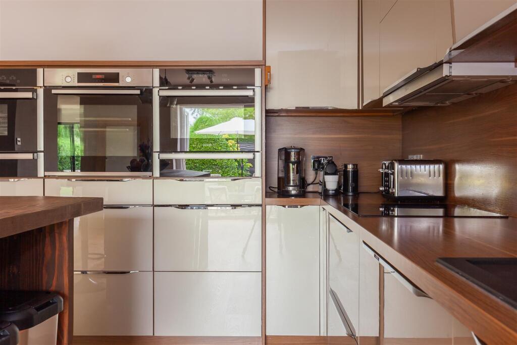 Kitchen - Breakfast Room 2.jpg