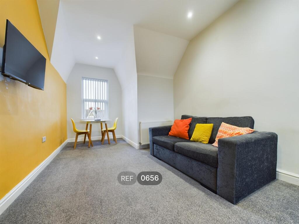 Kitchen &amp; Living area