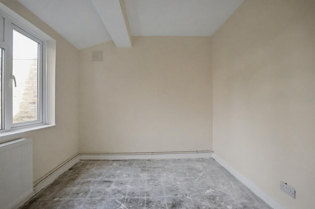 Flat A, 72 Earlsfield Road, Wandsworth, London, SW18 3DN