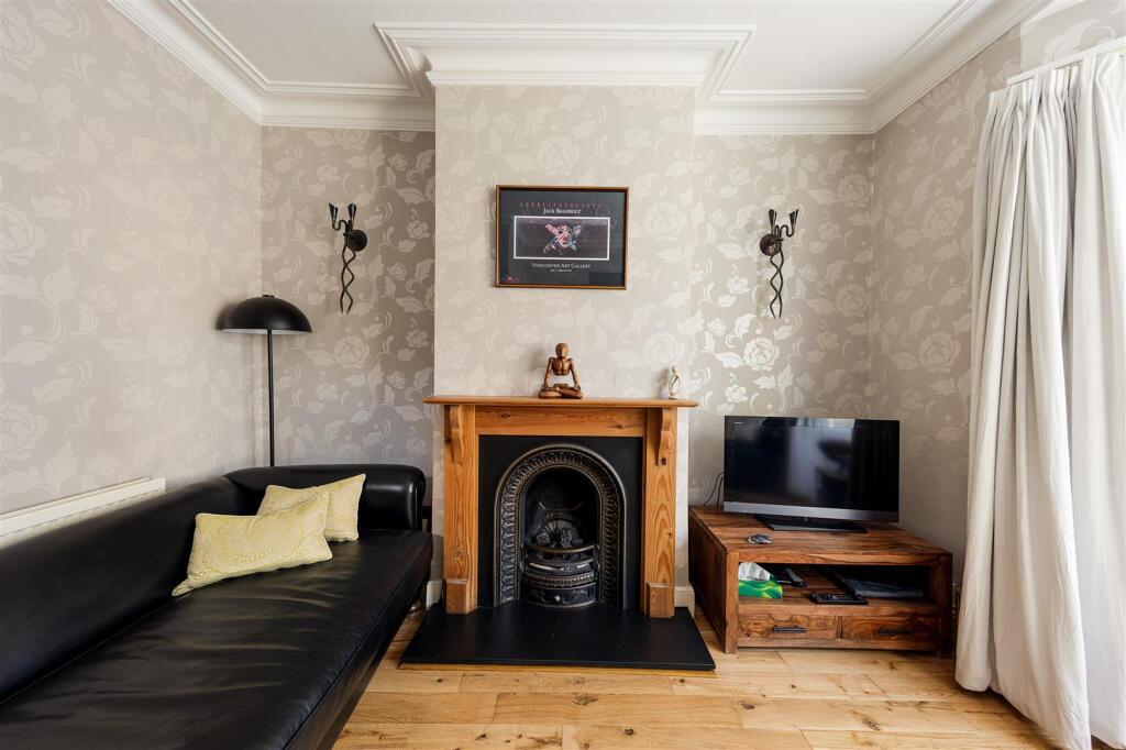 Hale End Road E17