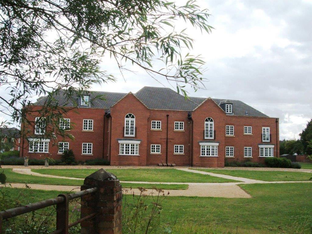 73 Reffield Close, Towcester (1).jpg